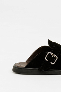 Milli v.black